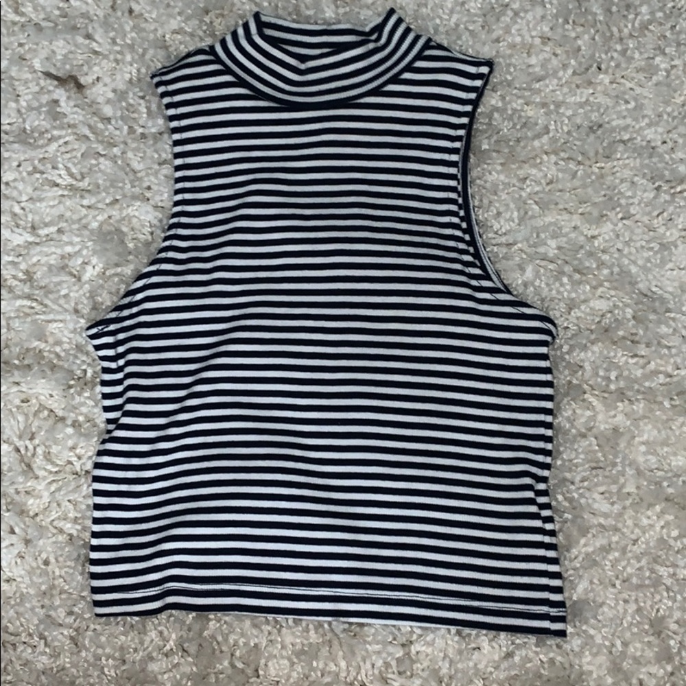 Cropped stripe shirt